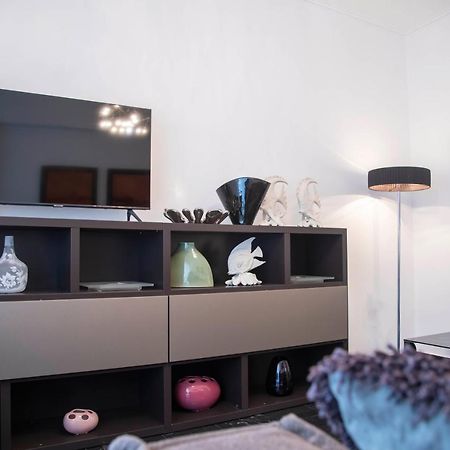 Konstantinos Stylish Brand New Apt In The Heart Of Афины Экстерьер фото
