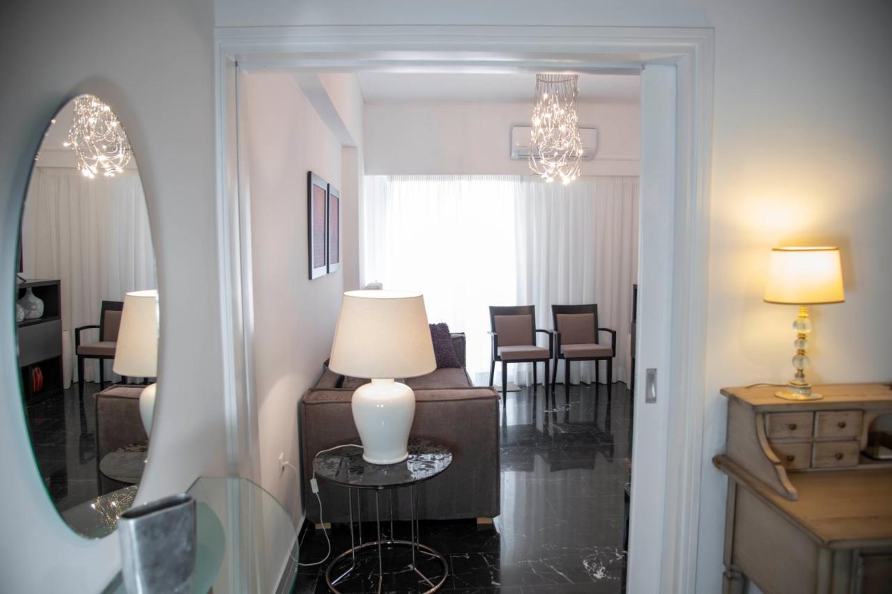 Konstantinos Stylish Brand New Apt In The Heart Of Афины Экстерьер фото