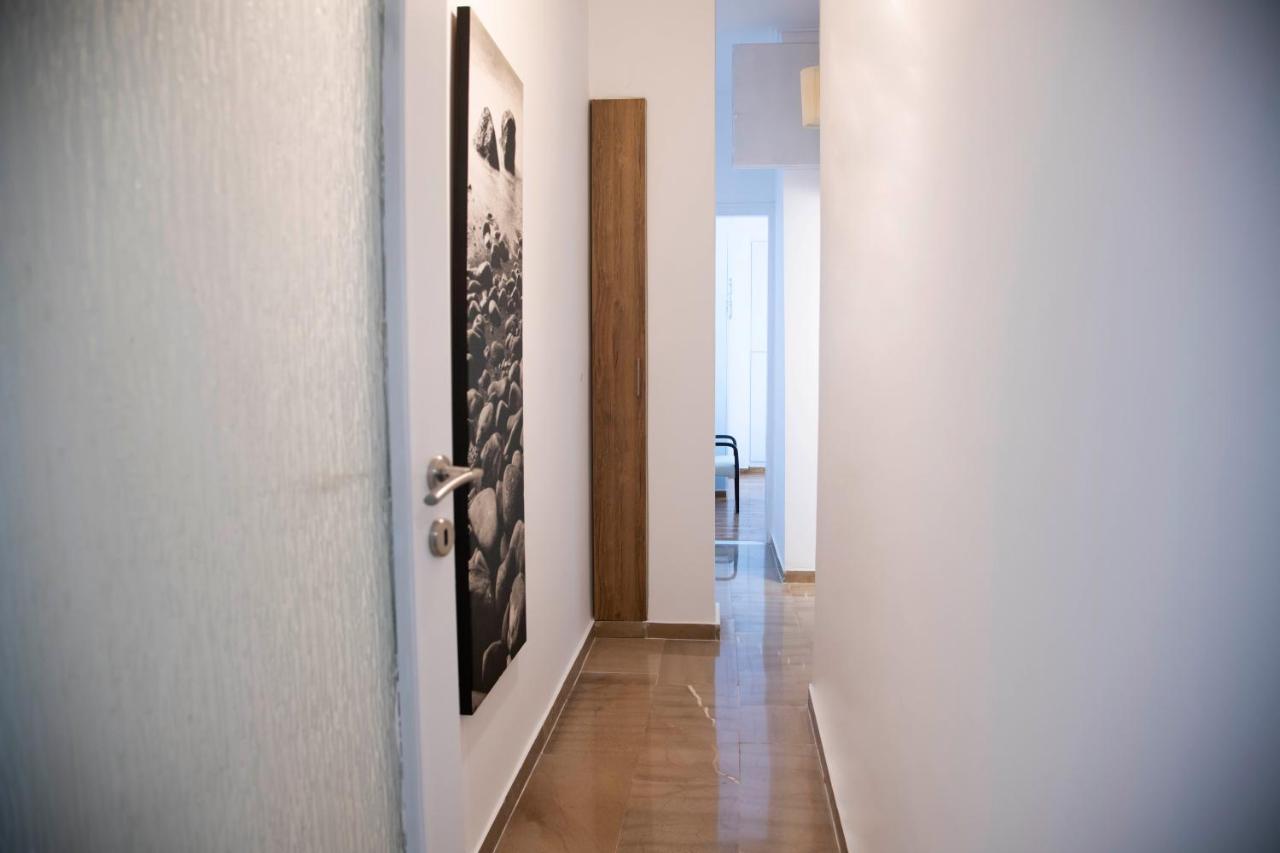 Konstantinos Stylish Brand New Apt In The Heart Of Афины Экстерьер фото